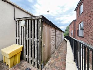 Photo 27- click for photo gallery